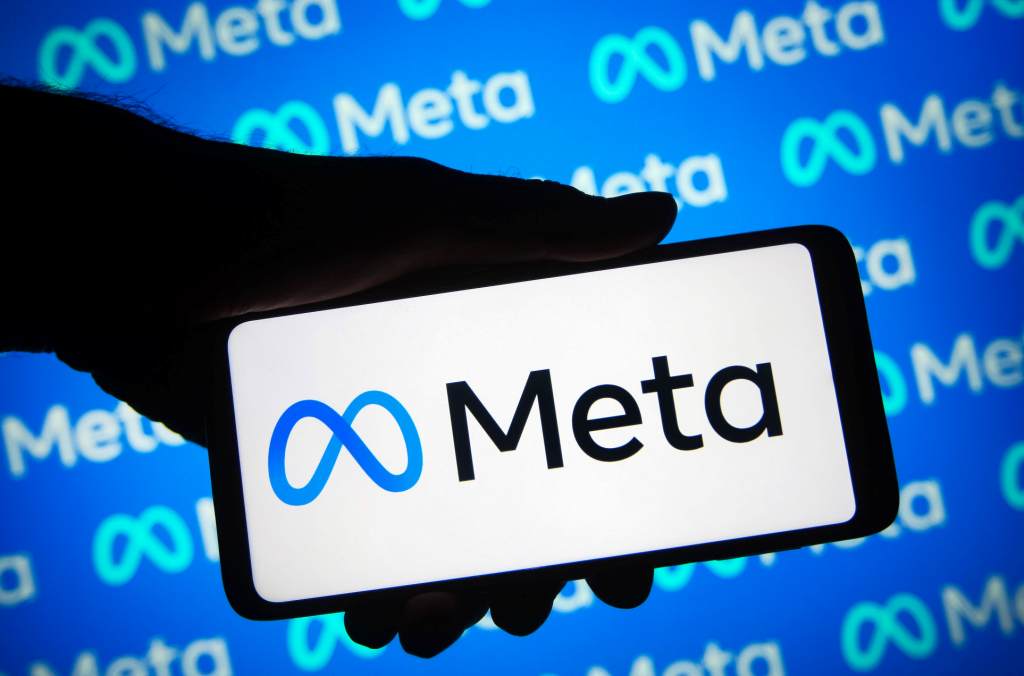 Exposing the Leaky Social Media Fences